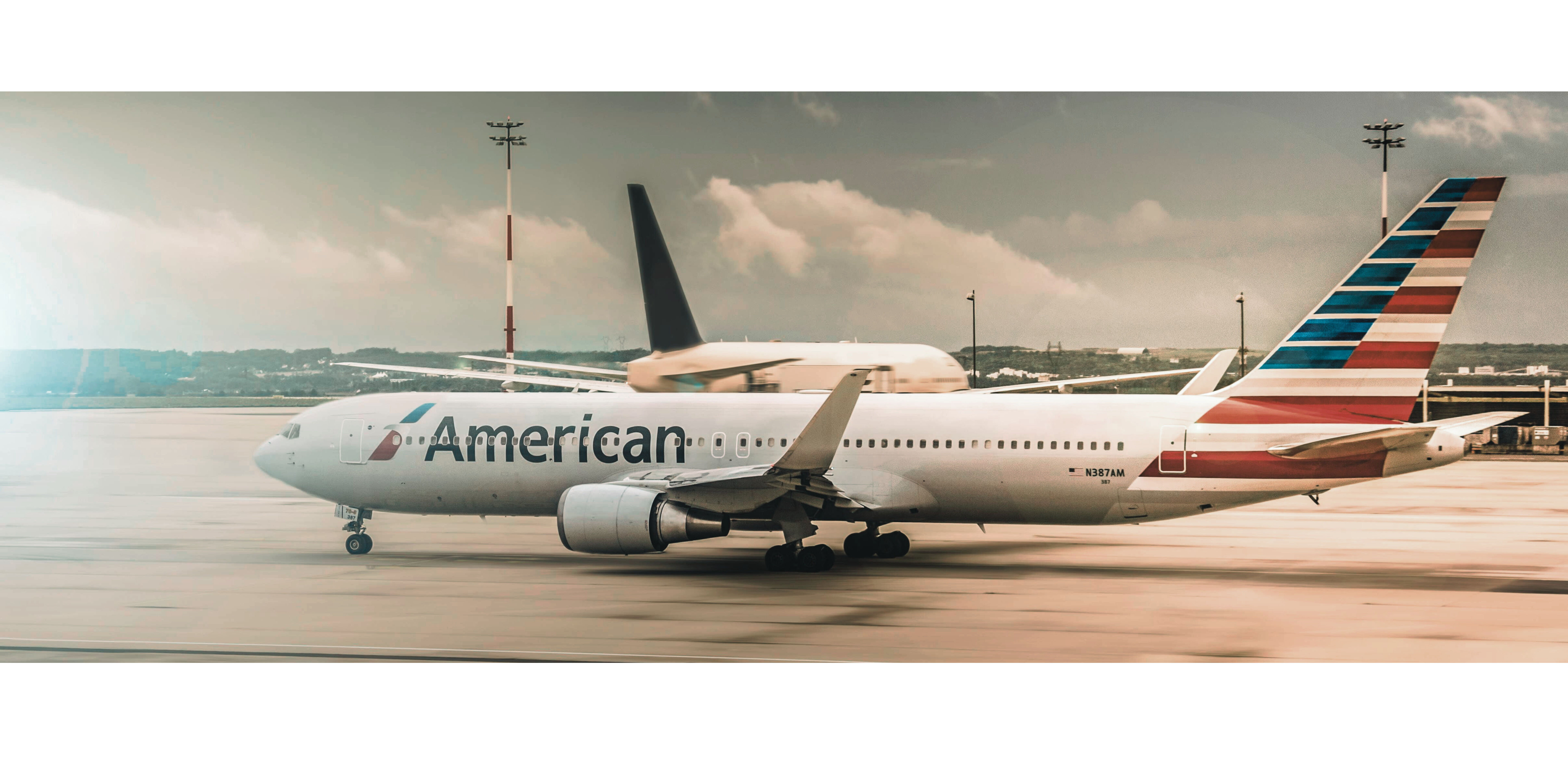 All US flights are grounded on Christmas Eve by American Airlines, the biggest airline in the world.